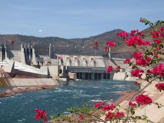 東芝云南觀(guān)音巖水電站大容量水輪發(fā)電機正式投產(chǎn)發(fā)電